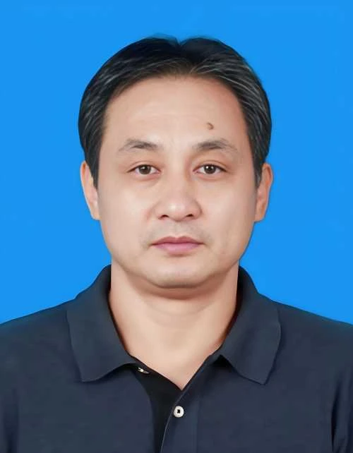 刘新德老师的照片，单击鼠标查看大图！